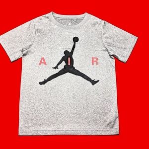 Nike Air Jordan Youth Boy's Size S (8-10yrs) Short Sleeve T-shirt